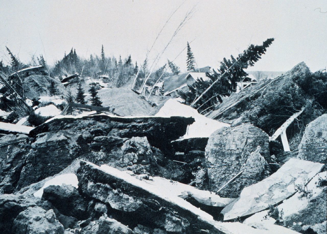 1280px-Good_Friday_Earthquake_at_Turnagain_Arm.jpg